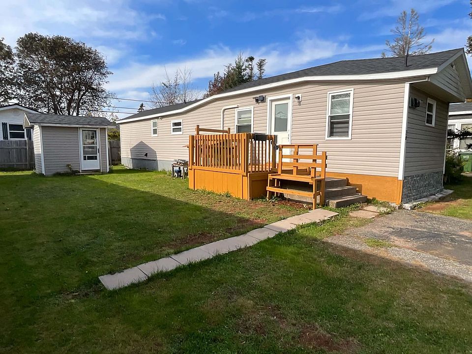 1st image of 38 Linkletter Est