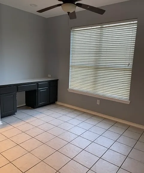 Dining nook area.