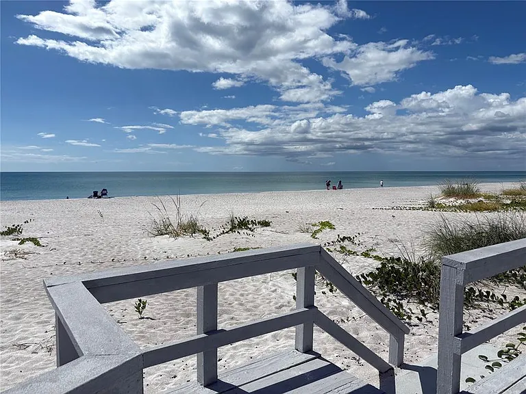 2823 Gulf Of Mexico Dr — Photo 12