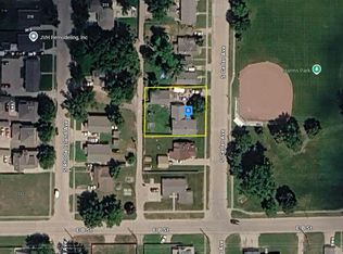 306 S Cedar Ave, Hastings, NE 68901