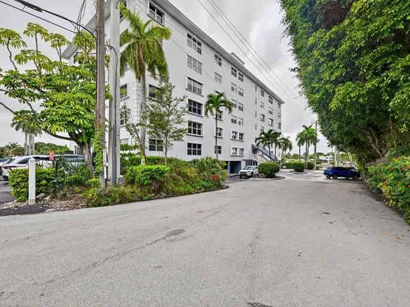 1881 Middle River Drive #301, Fort Lauderdale, FL 33305