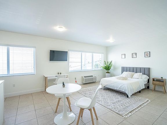 2nd image of 6971 Carlyle Ave Unit 202-6971-2