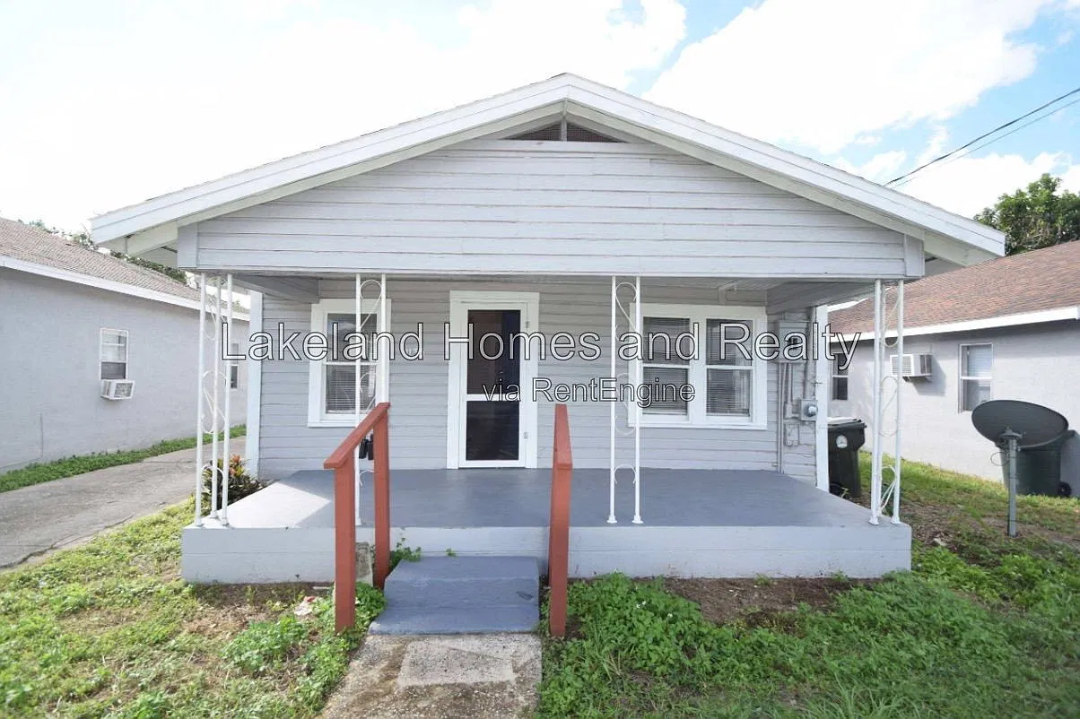 2 bed, 1.0 bath, 912 sqft, $1,100 — Photo 1