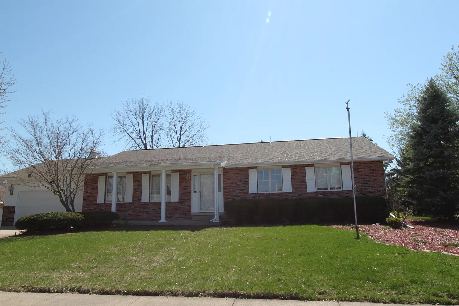 3007 Carlene Dr photo 1
