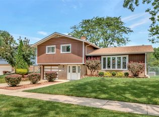 5720 Grange Ave, Oak Forest, IL 60452