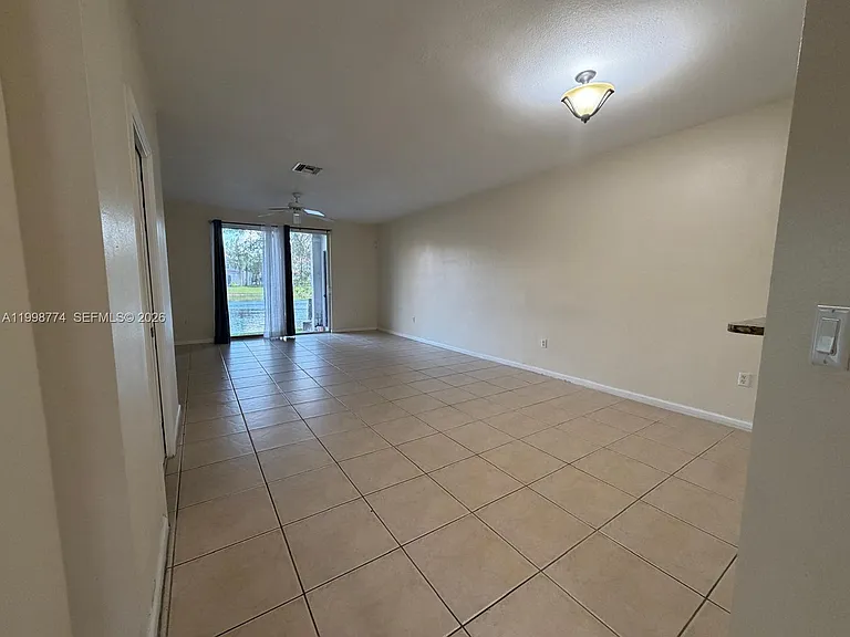 8246 SW 27th St #103 — Photo 7