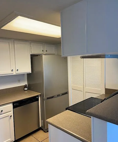 1510 W North Loop Blvd #421 — Photo 5