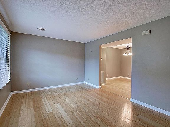 4th image of 2249 Forest Acres Dr