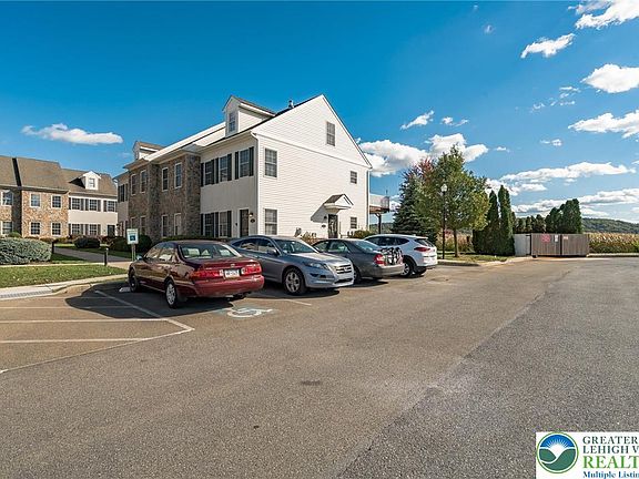 3rd image of 1806 Merlot Dr #D