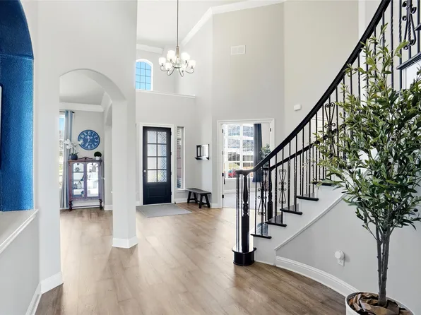10913 Falling Leaf Trl, Argyle, TX 76226