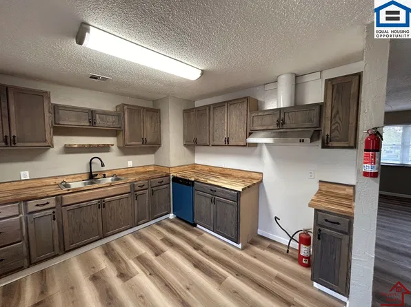 809 NW 53rd St, Lawton, OK 73505