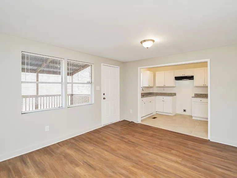 1624 Fairview Dr — Photo 6