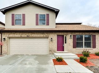 867 Forest Ln, Carol Stream, IL 60188