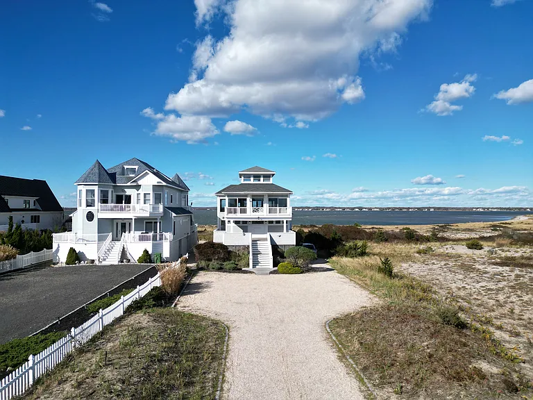 750 Dune Rd — Photo 3
