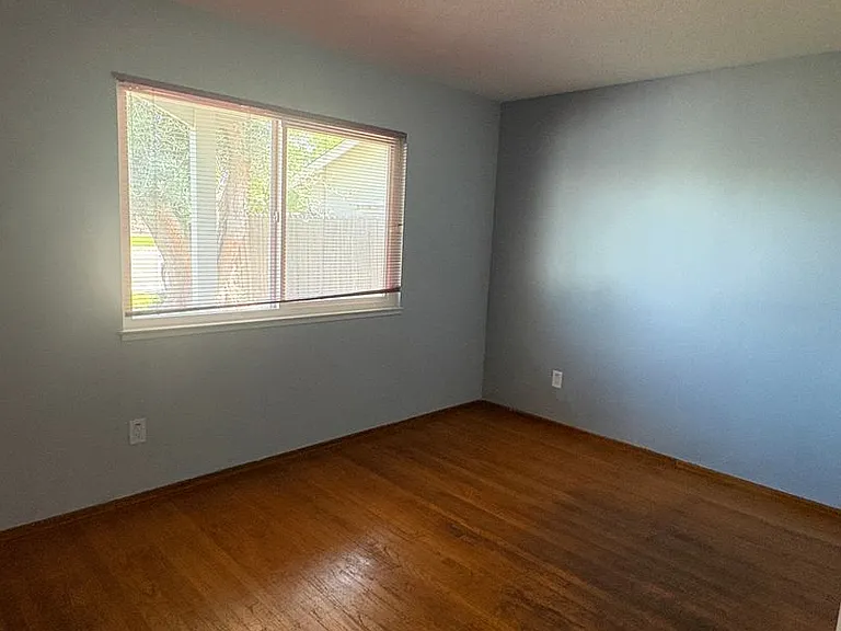 3046 Notre Dame Dr — Photo 6