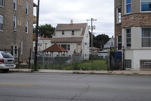 1st image of 3037 W Belmont Ave