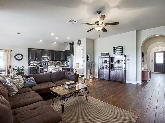5th image of 513 Kirkhill St