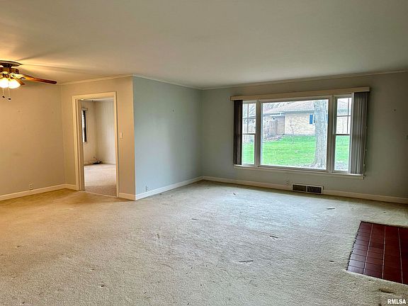 3rd image of 1723 N Academy St