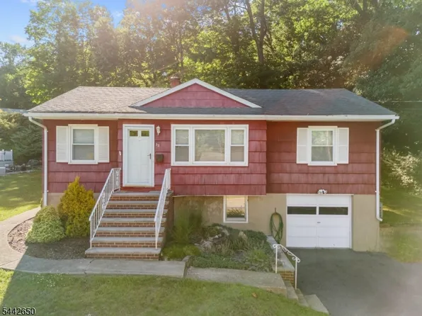 33 Walter Dr, Bloomingdale Boro, NJ 07403