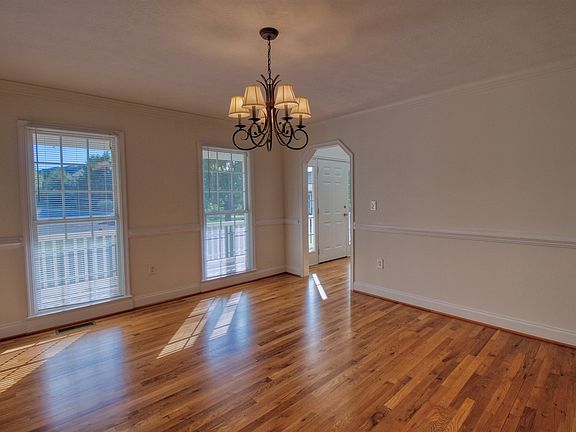 6-5WW-Interior-Dining_08192021