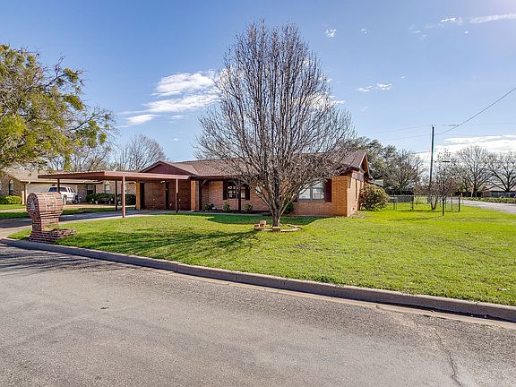 5th image of 800 Brazos Dr