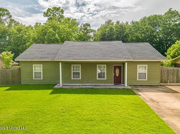 6512 Columbus Cir, Ocean Springs, MS 39564