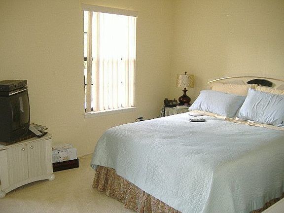 5th image of 30 Greenwich Dr #2007
