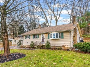 22 James St, Burlington, MA 01803