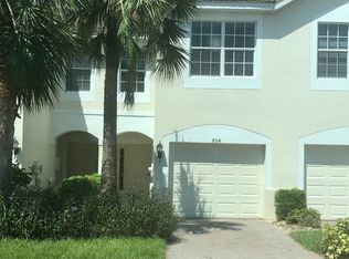 864 Hampton Cir, Naples, FL 34105