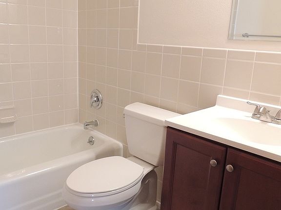 2nd image of 200 S Park St APT 5