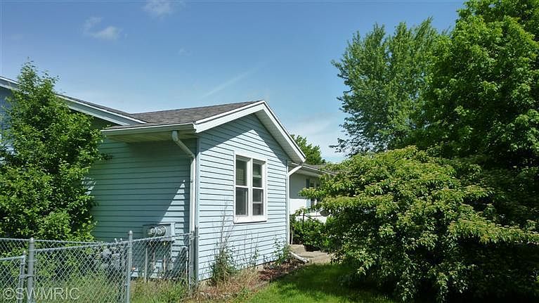 2nd image of 6119 Campus Park Ave SE