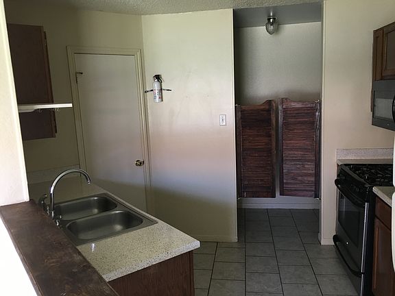 5th image of 1615 West Ln