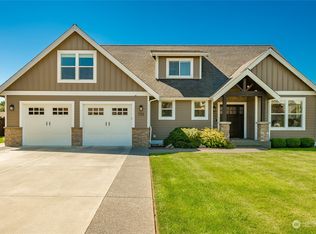 733 W Park Dr, Lynden, WA 98264