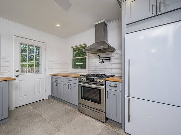 2nd image of 152 Church Ln