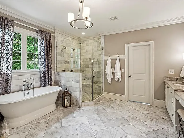 2115 Howell Mill Rd NW — Photo 35