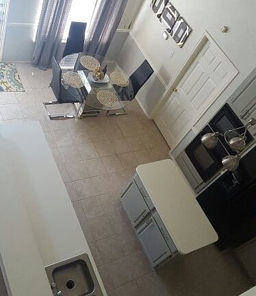 4th image of 7616 Avalon Dr