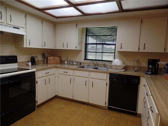 5th image of 4416 Iris St N