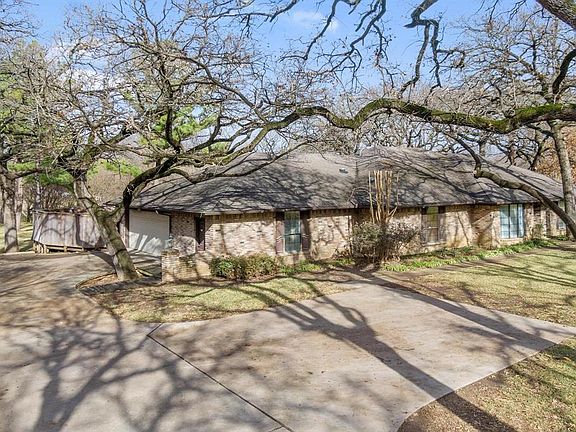 2nd image of 3319 Doty Ln