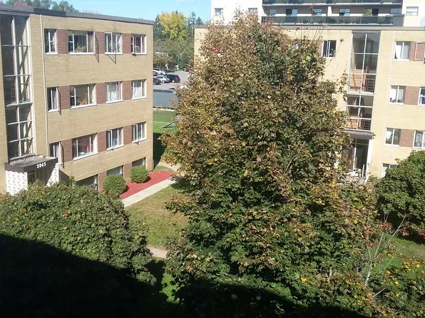 2049 Prospect St, Burlington, ON L7R 1Z2