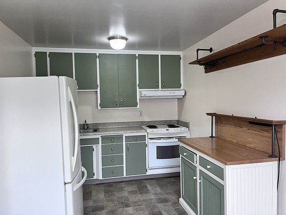 3rd image of 2035 Halterman Ave