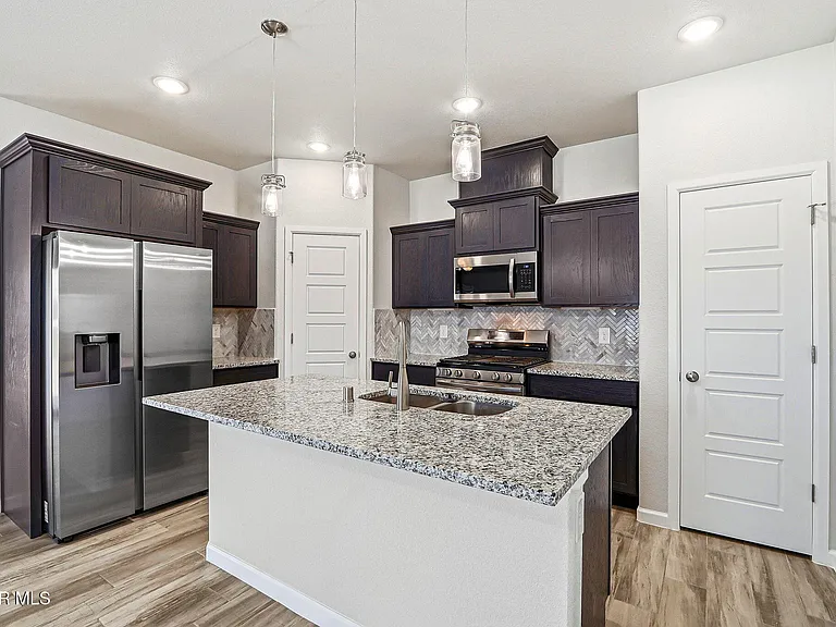 14801 Mike A Mendoza Ave — Photo 10
