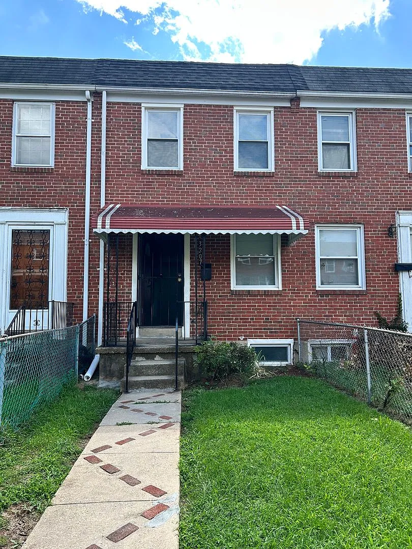 Baltimore - 2 Bedrooms and 2 baths Available! — Photo 1