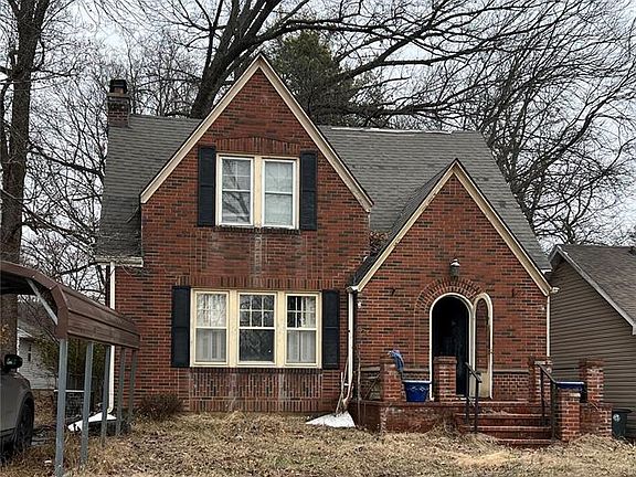 3rd image of 420 E Cape Rock Dr