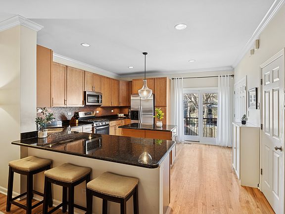 5th image of 422 Pennsylvania Way