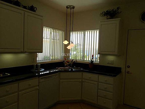 3rd image of 2176 Mountain City St