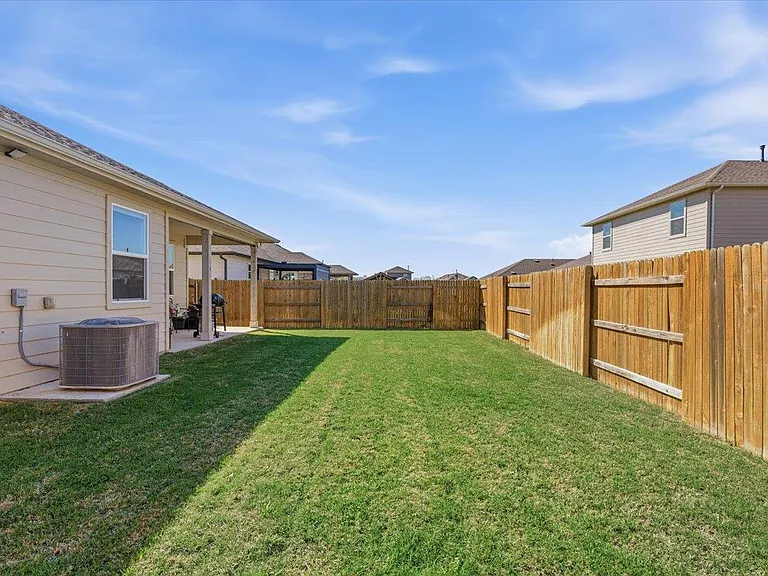 112 Rainmaker Cv — Photo 26