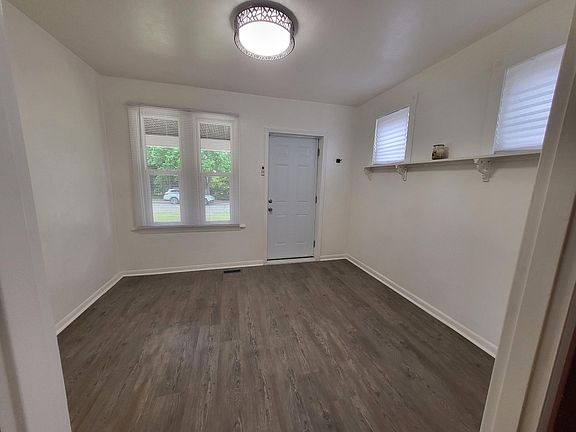 2nd image of 4842 Pennsylvania Ave