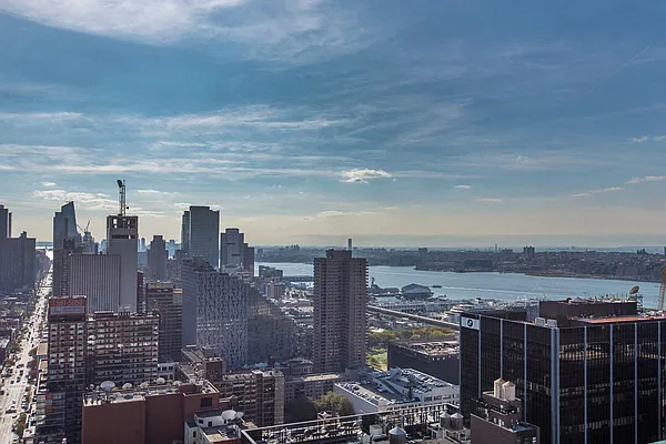 Rented by Keller Williams NYC | media 8