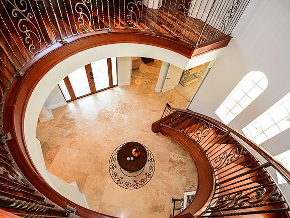 5th image of 4542 Gleneagles Dr