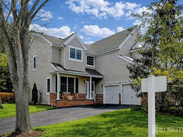 15 Afton Blvd, Monroe Township, NJ 08831